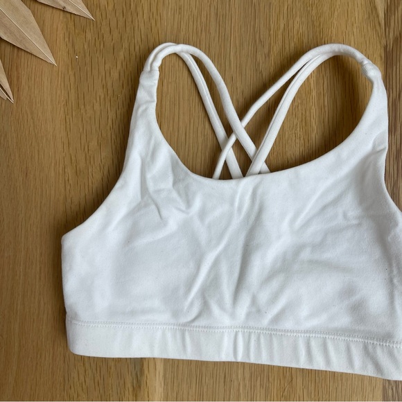 Athleta Girl Upbeat 2.0 White Strappy Back Yoga Gym Sports Bra Size Medium 8-10 - Picture 4 of 8